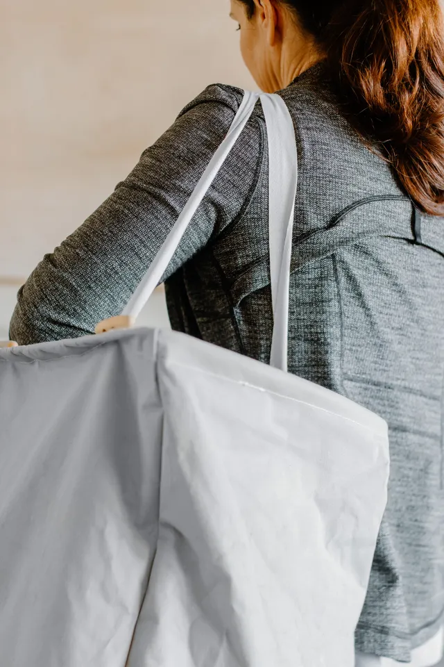 full-circle-fold-go-laundry-bag image 1
