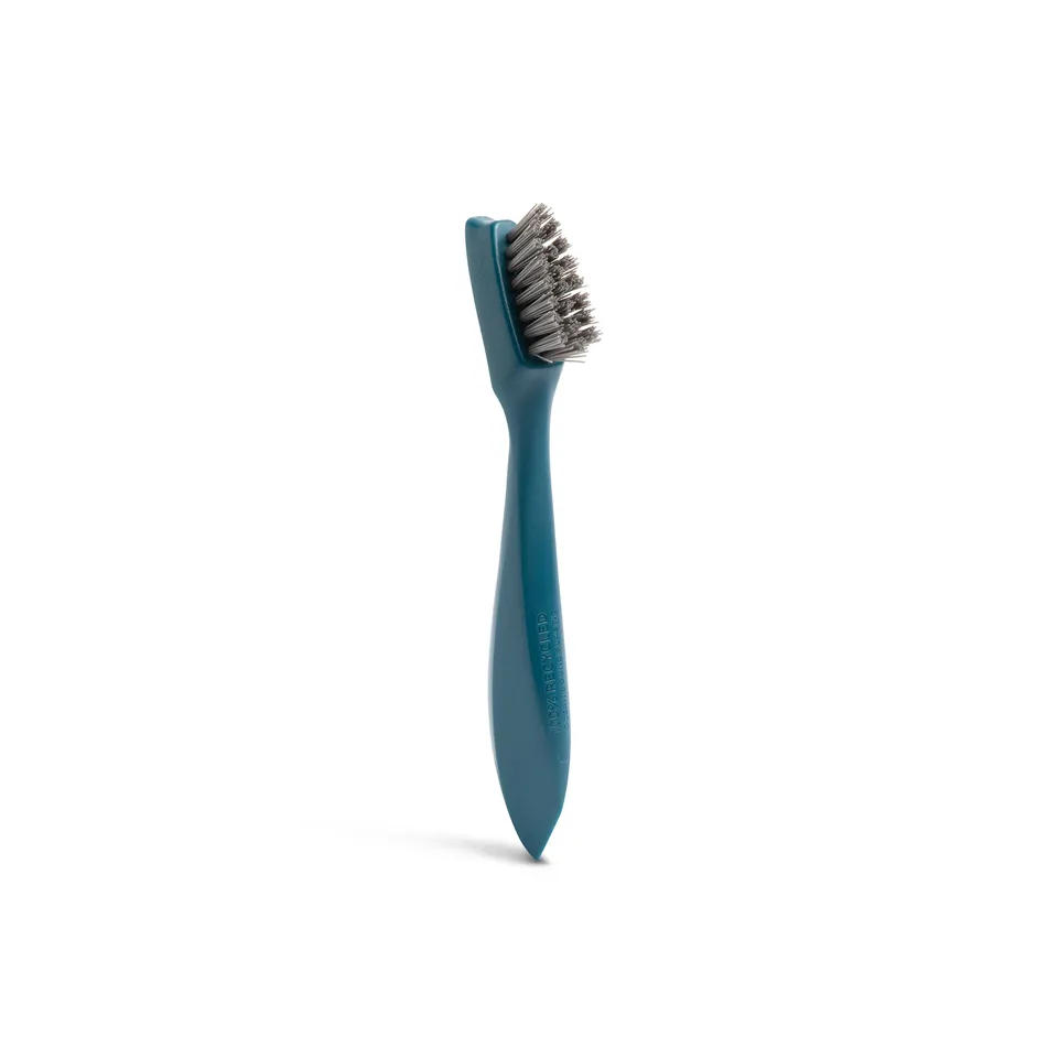 full-circle-clean-ocean-grout-brush-angled-head-for-tight-spaces image 1