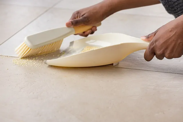 full-circle-daily-sweep-dustpan-set-bamboo-handle-with-rubber-edge-lint-comb image 1