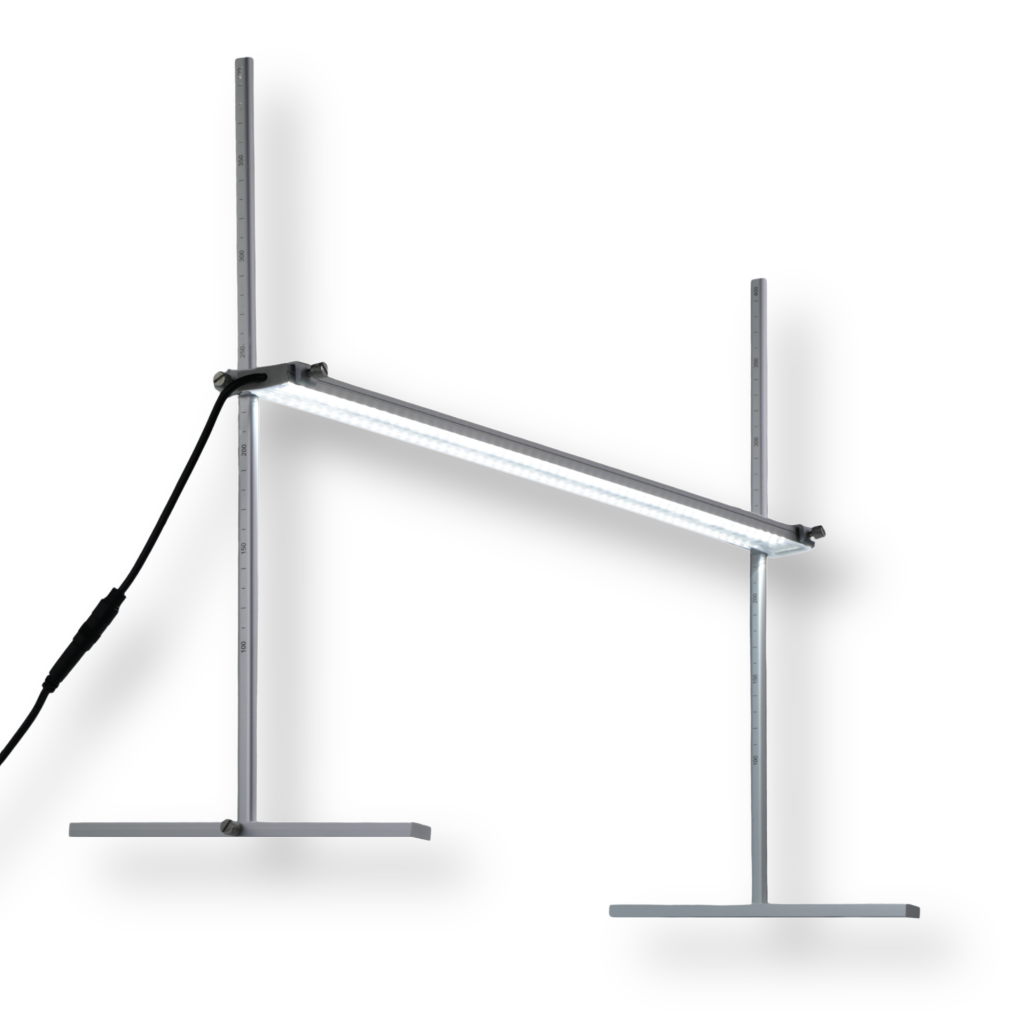 bootstrap-farmer-2-ft-led-grow-light-with-stand-6400k-daylight-adjustable-height image 2