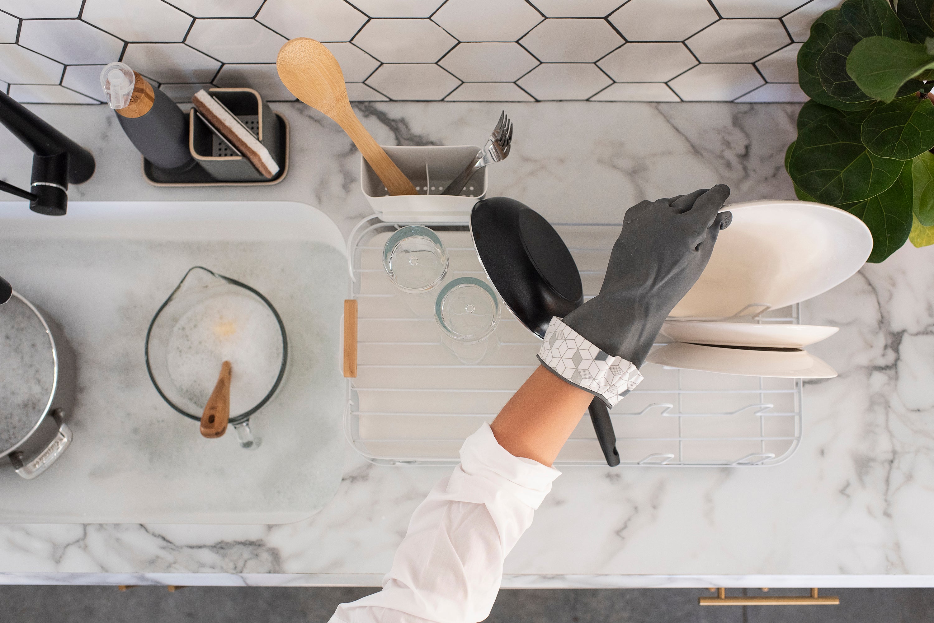 full-circle-high-dry-cleaning-gloves image 3