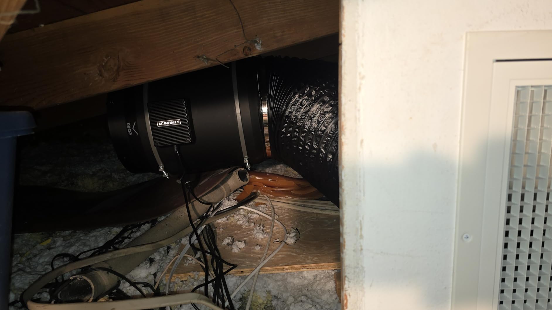 Good fan, but installation is tricky