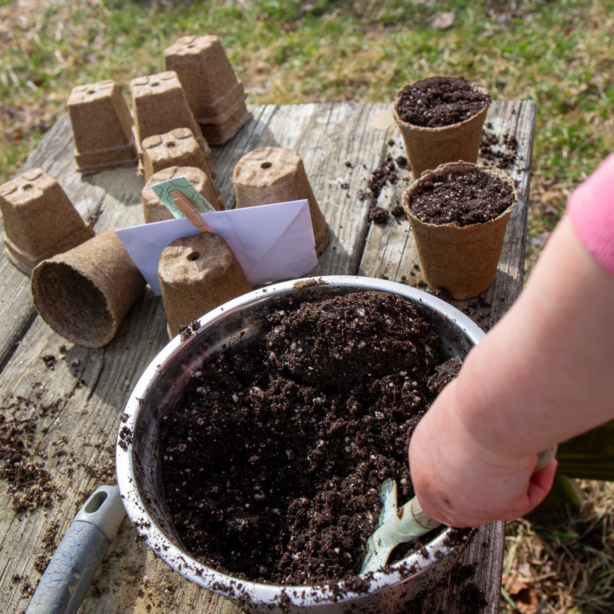 bootstrap-farmer-cowpots-3-round-biodegradable-seed-starter-pots image 2