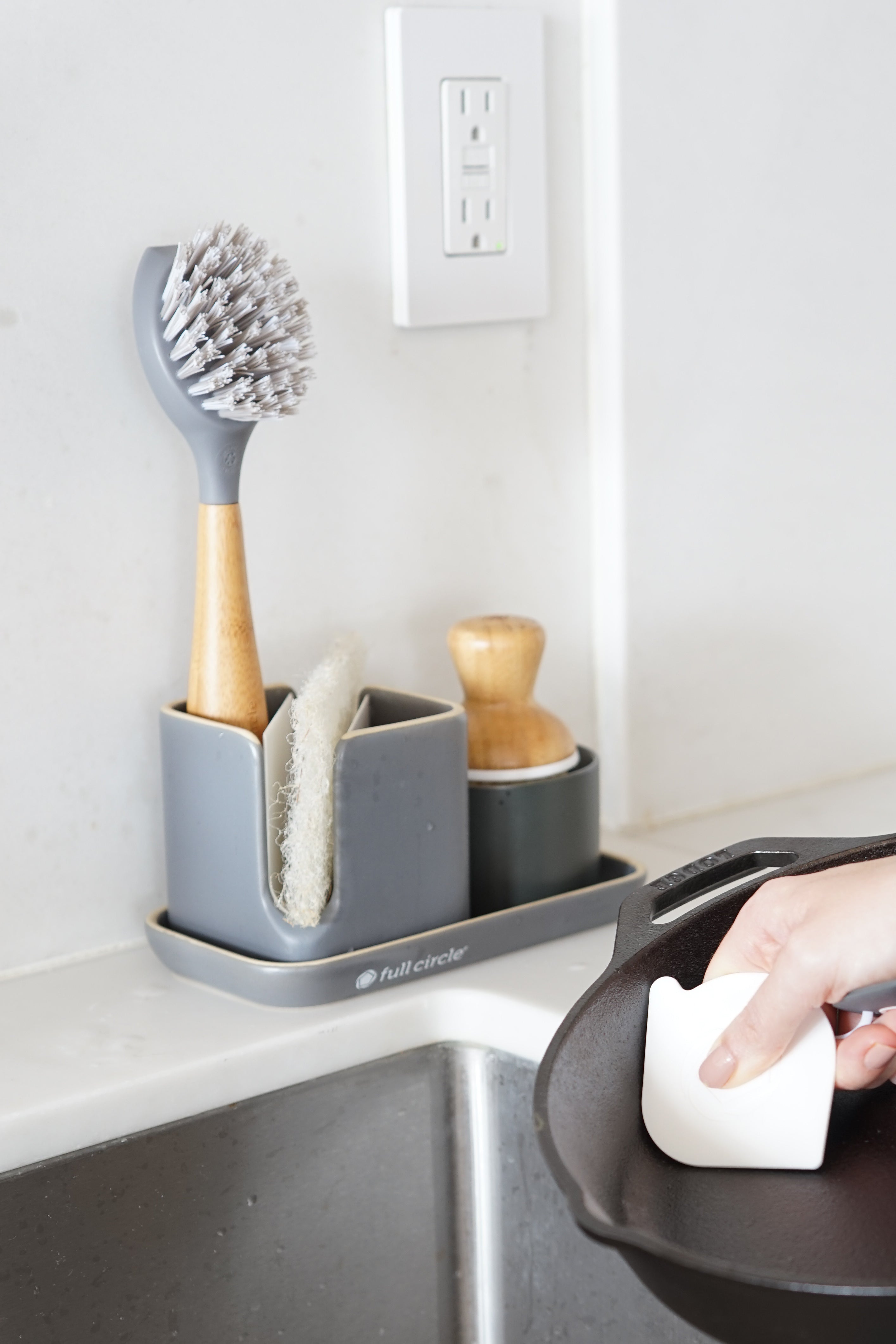 full-circle-coconut-husk-scour-pad-plant-based-heavy-duty-scrubber-for-kitchen image 4