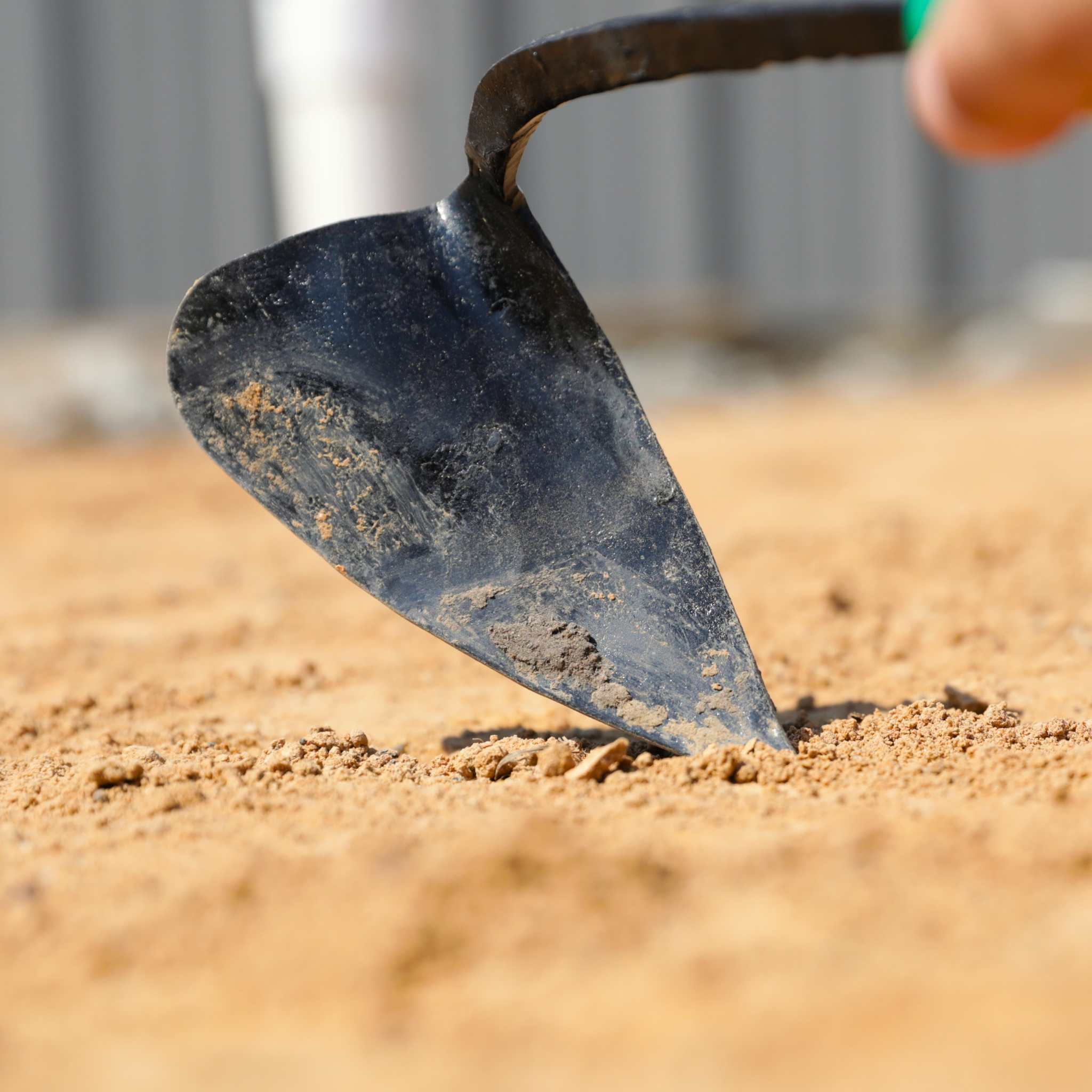 bootstrap-farmer-ez-digger-korean-triangle-blade-short-handle-garden-tool image 3