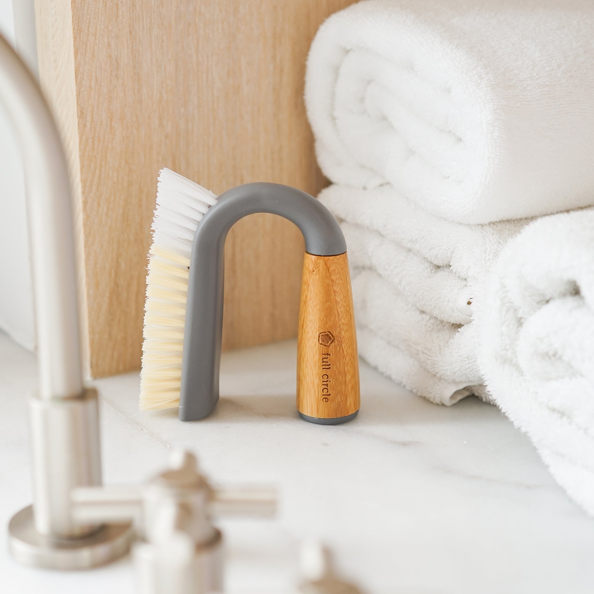 full-circle-deep-cleaning-bathroom-bundle image 8