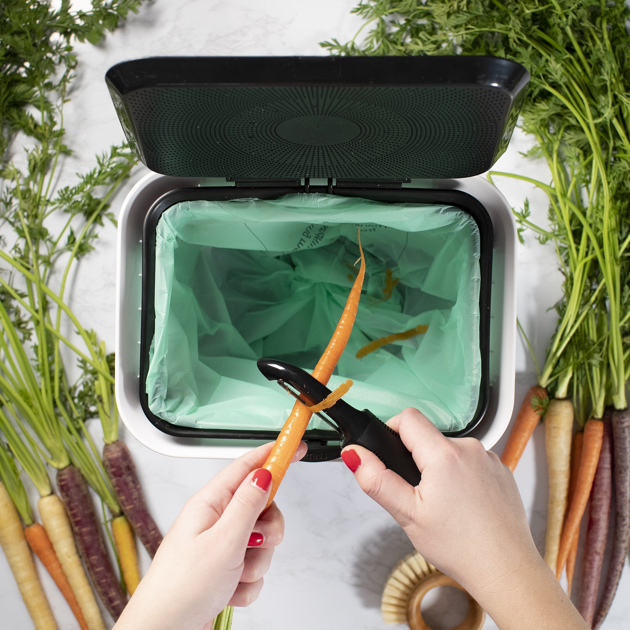 full-circle-odor-free-kitchen-compost-bin image 3