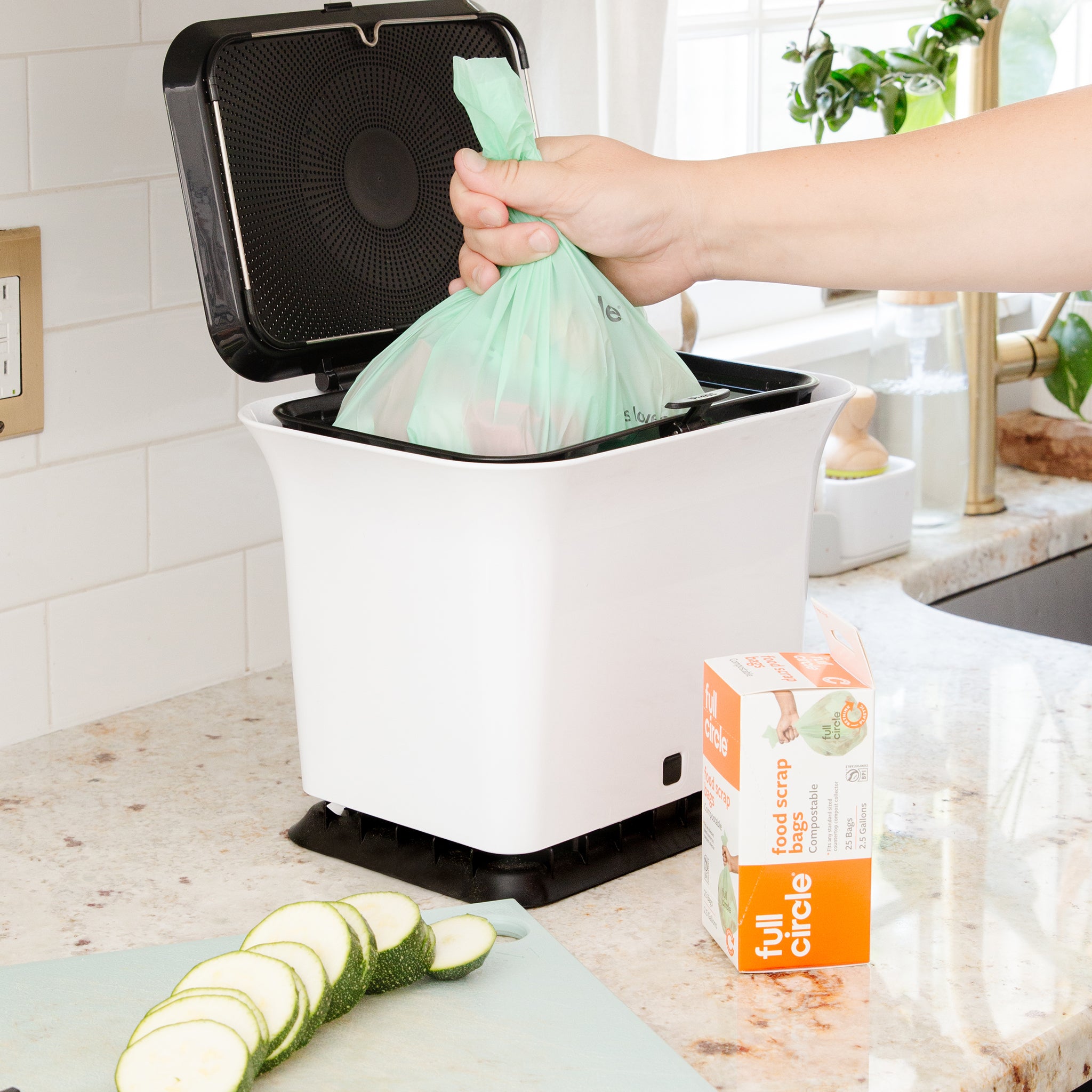 full-circle-compostable-food-scrap-bags-2-5-gallon-astm-d-6400-certified-for-kit image 7
