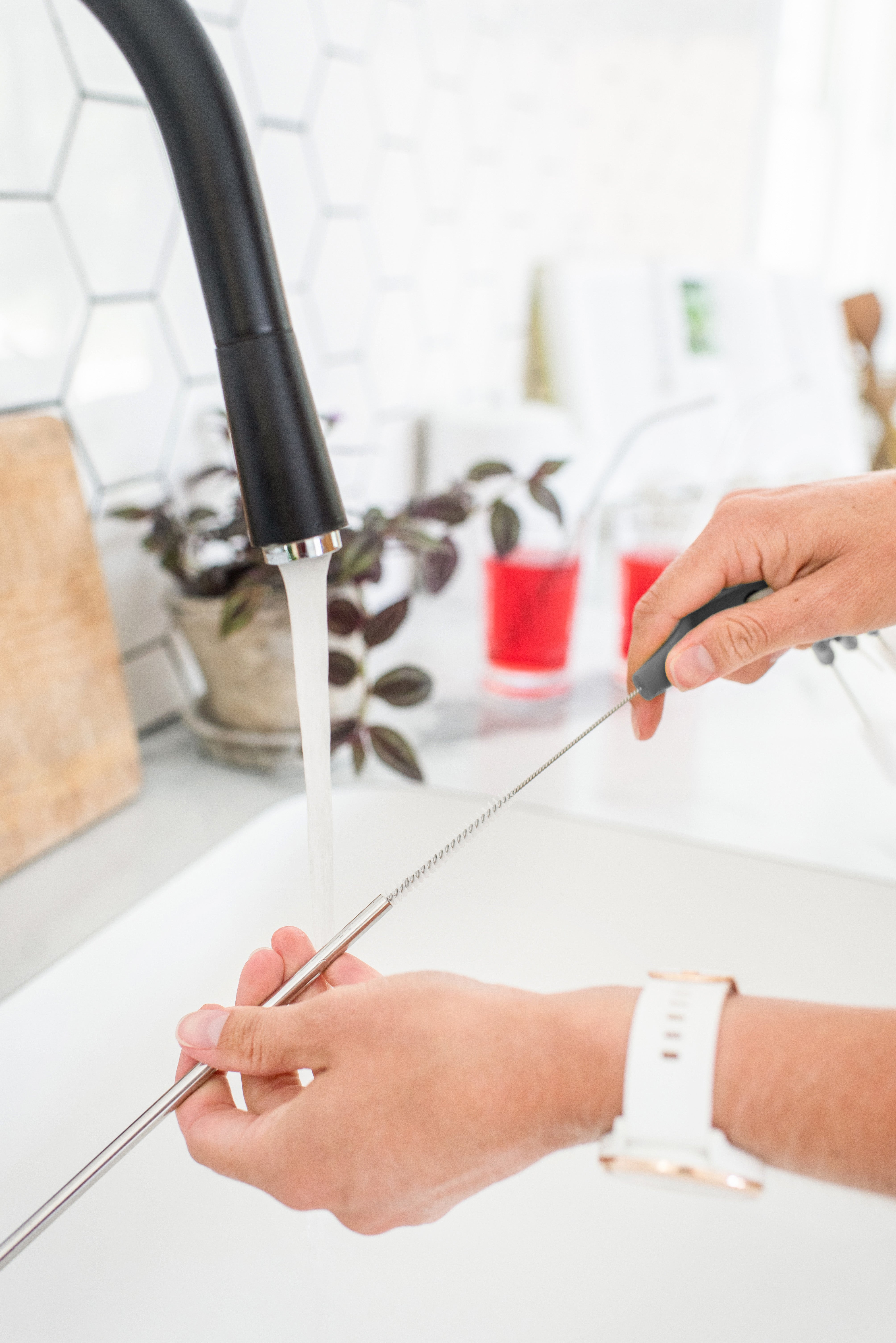 full-circle-all-in-one-bottle-cleaning-multitool image 3