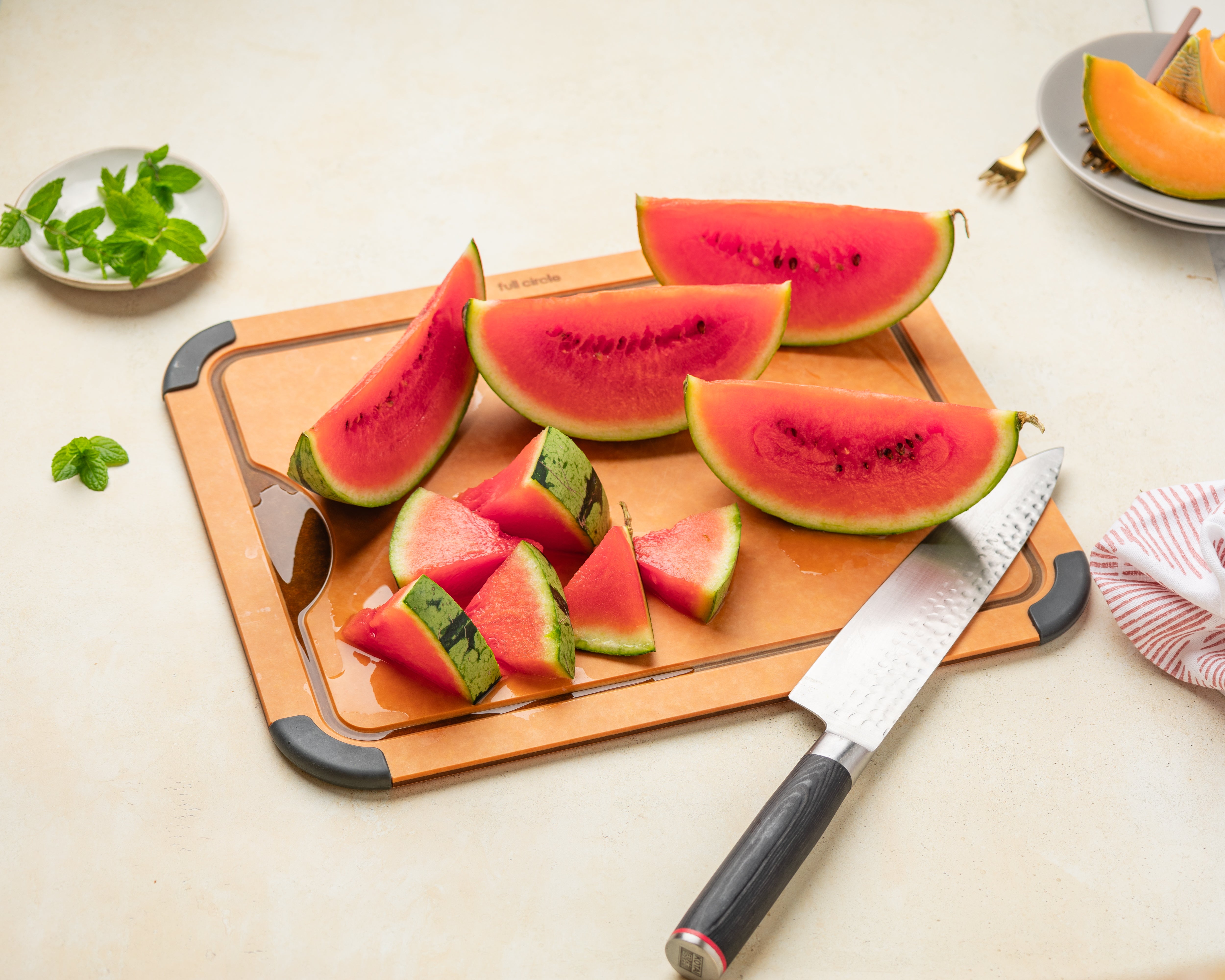 full-circle-better-than-wood-cutting-board image 3