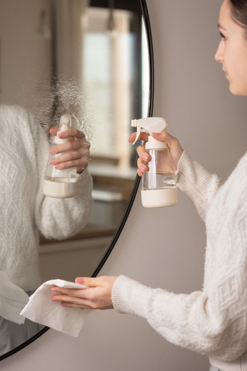 full-circle-the-cleaning-solution-glass-spray-bottle image 6