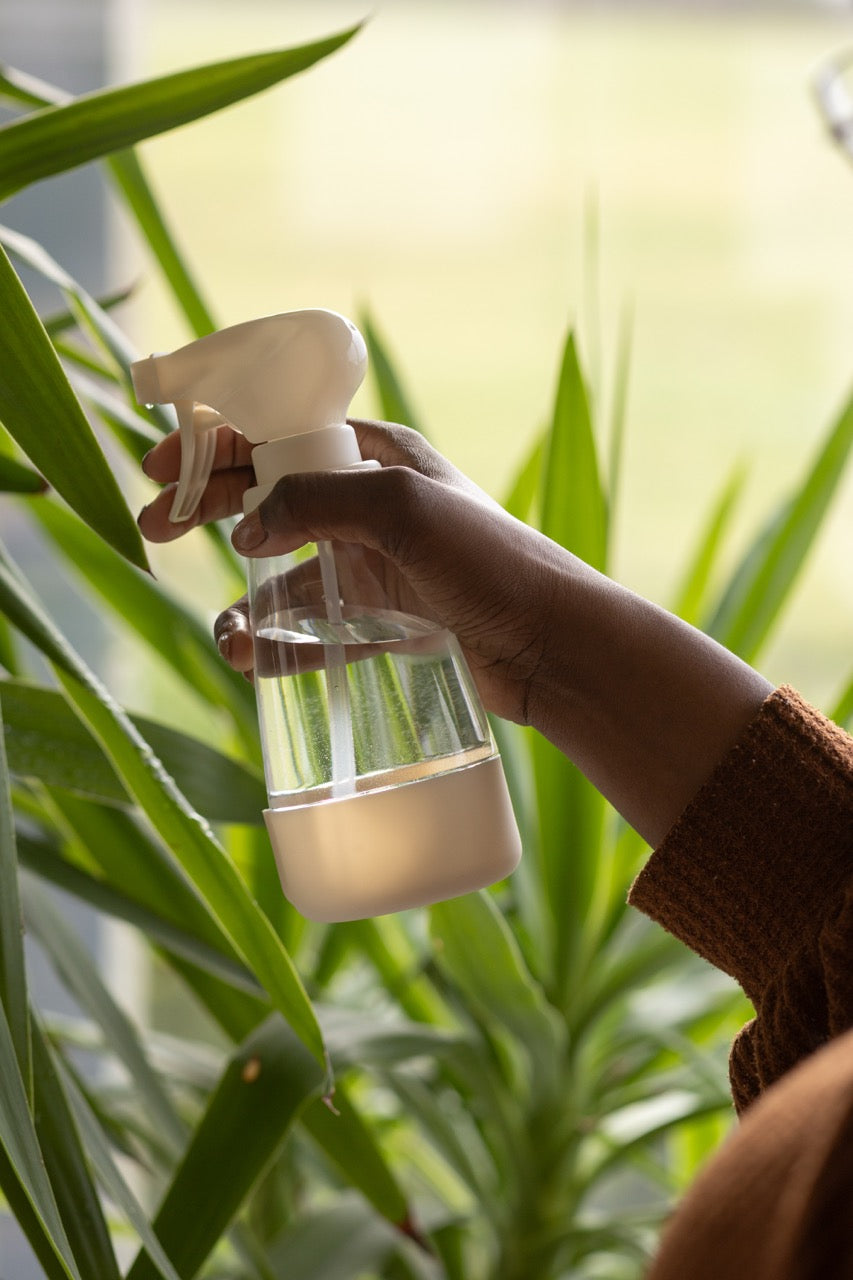 full-circle-the-cleaning-solution-glass-spray-bottle image 1