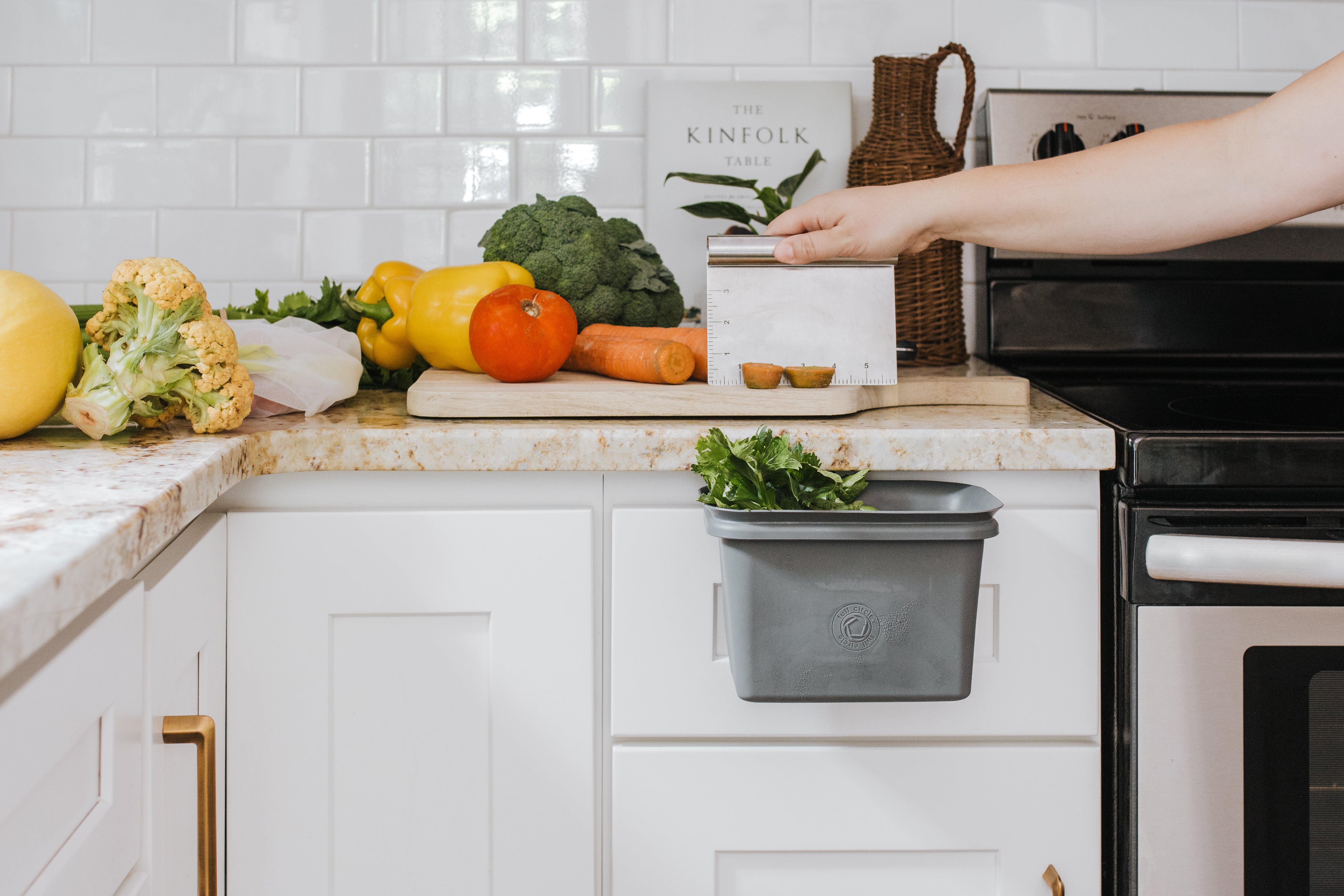 full-circle-counter-catcher-compost-bin-with-freezer-friendly-design image 5