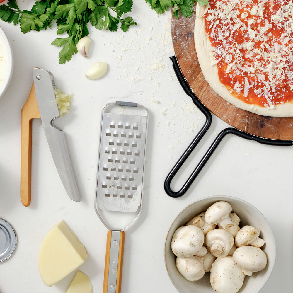 full-circle-pizza-party-3-piece-tool-set-stainless-steel-wood-composite-handles- image 2