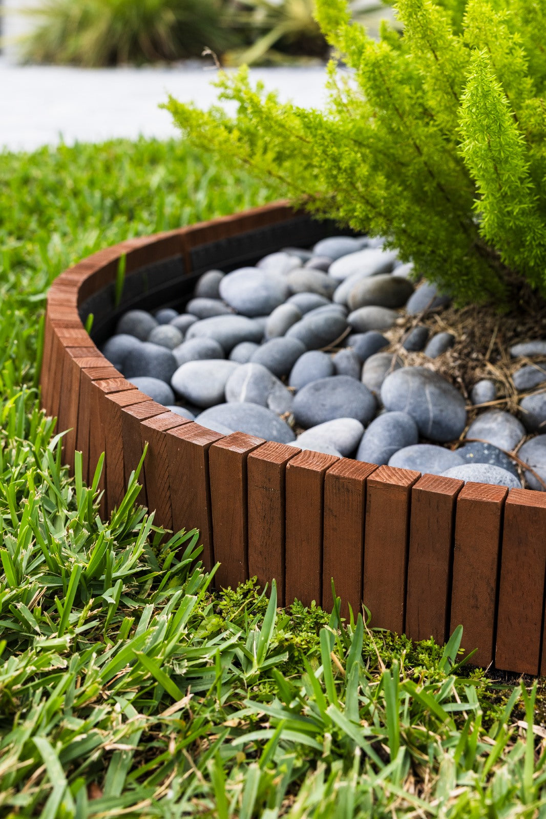greenes-fence-flexible-brown-wood-edging-30-in-x-4-in-rc39b image 3