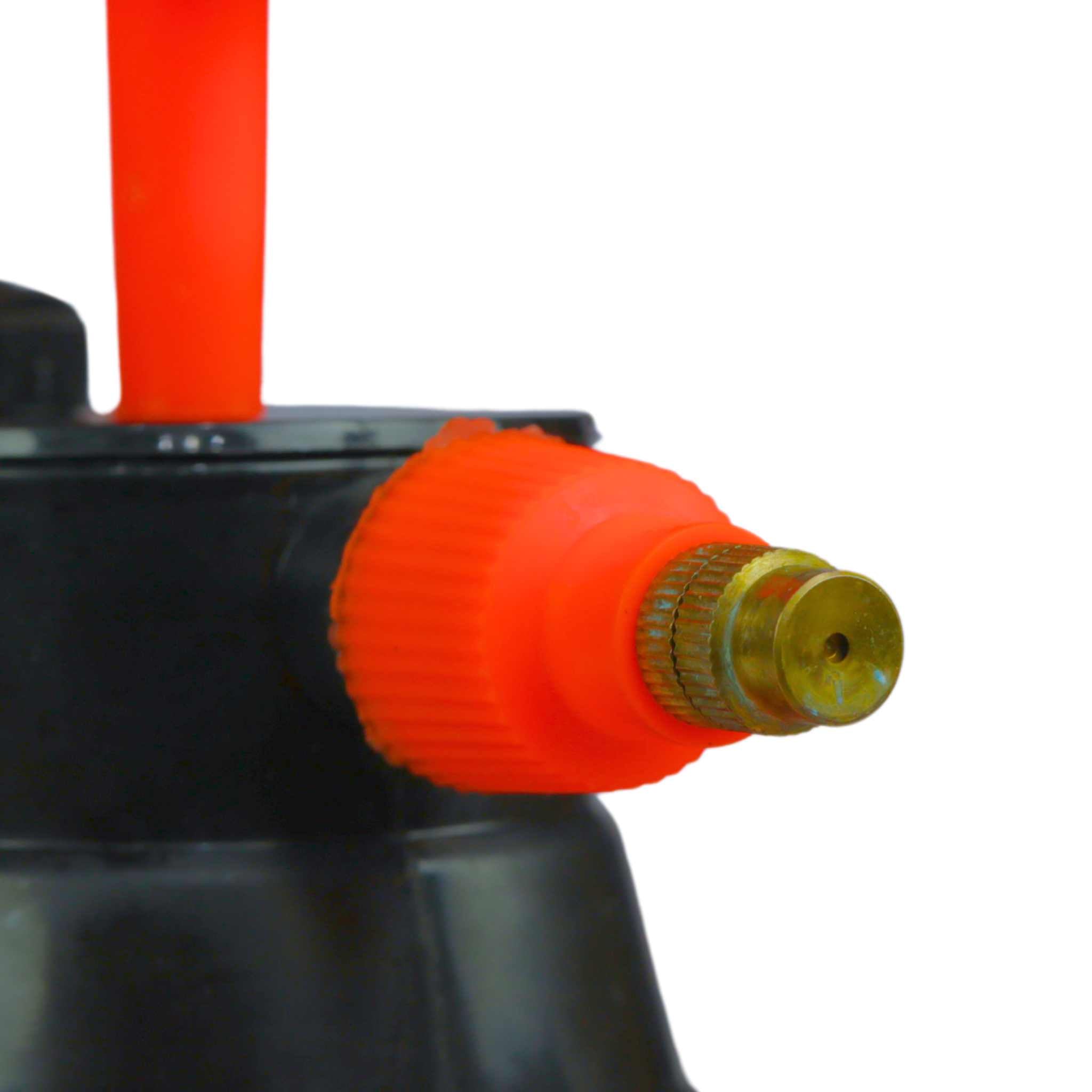 bootstrap-farmer-2l-pressure-sprayer image 5