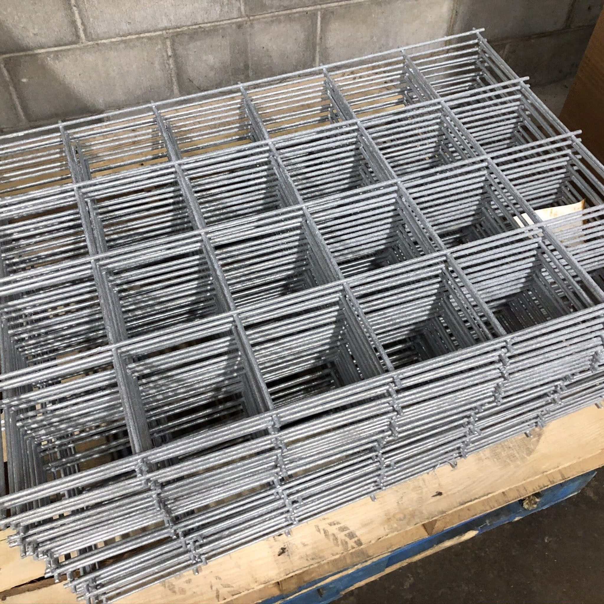 bootstrap-farmer-galvanized-wire-panels-for-varden-living-wall-system-multiple-s image 2